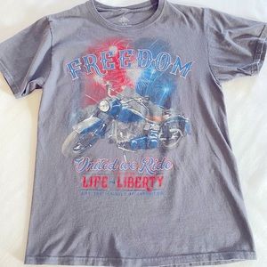 Vintage Men’s Biker “Freedom United We Ride“ shirt.  Size small 34-36.